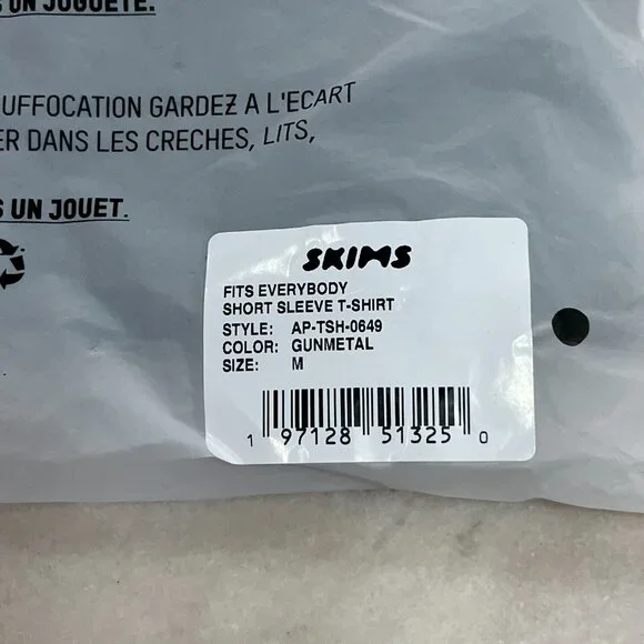 SKIMS Fits Everybody Short Sleeve T-Shirt, Gunmetal, Size Medium - NWT - Picture 4 of 9